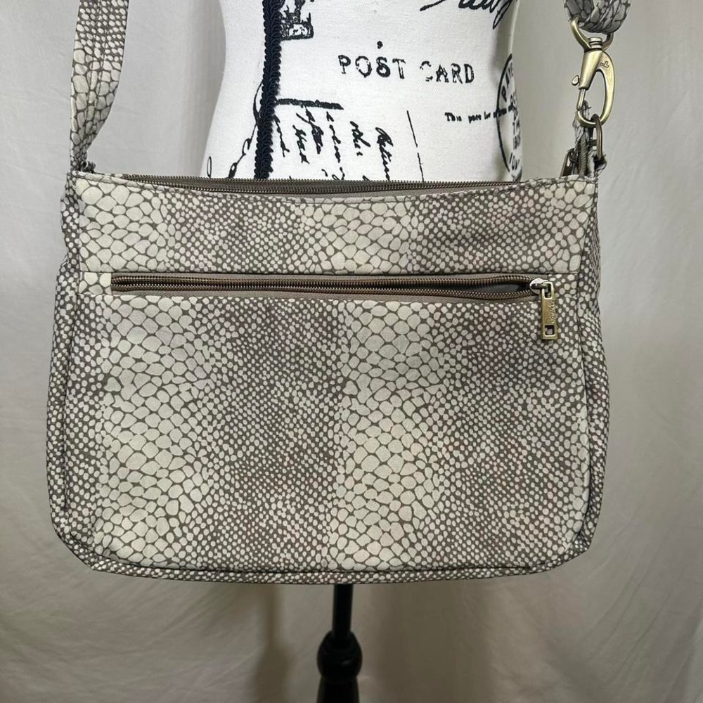 Travelon Crossbody Purse Animal Print Antitheft Like New 10 x 13 Messenger Bag - Picture 3 of 8